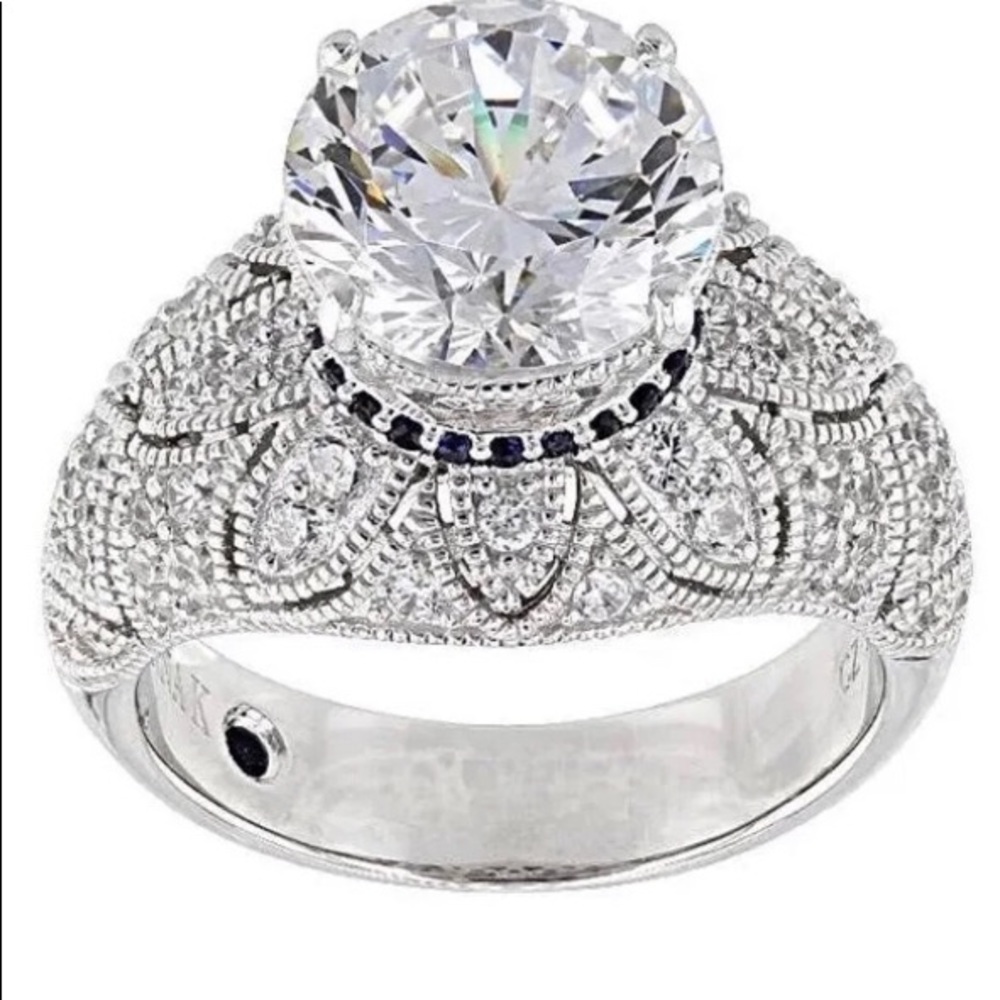 Vanna K Bella Luce Ring. Like New!
